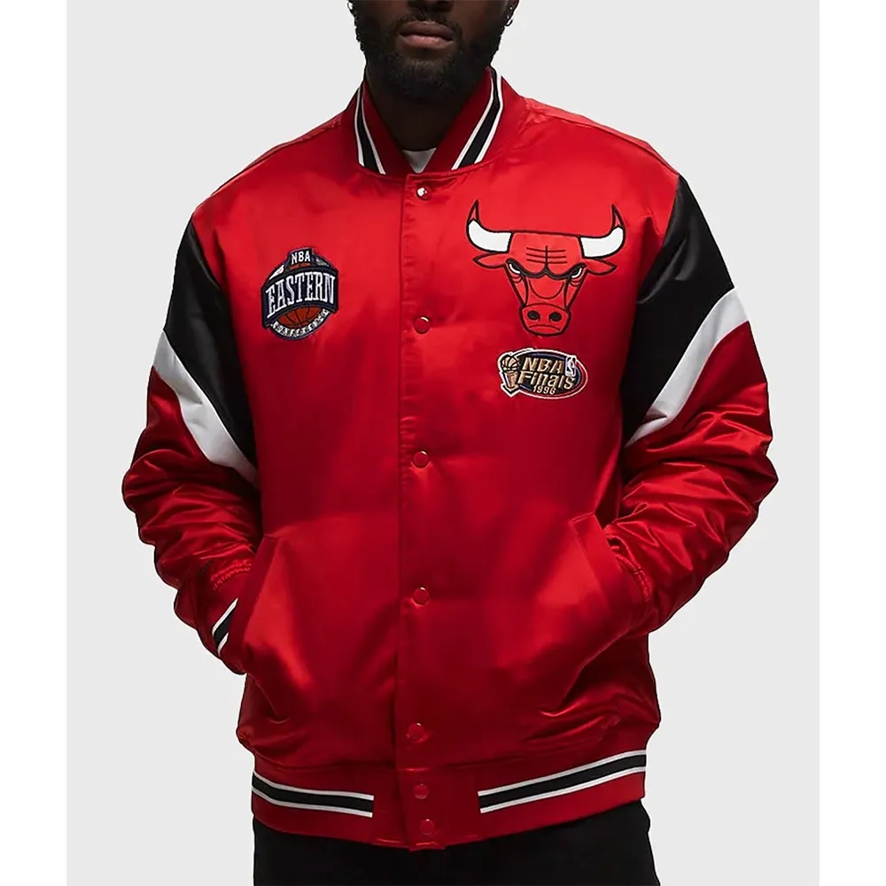 Red Chicago Bulls Heavyweight Full-Snap Varsity Satin Jacket